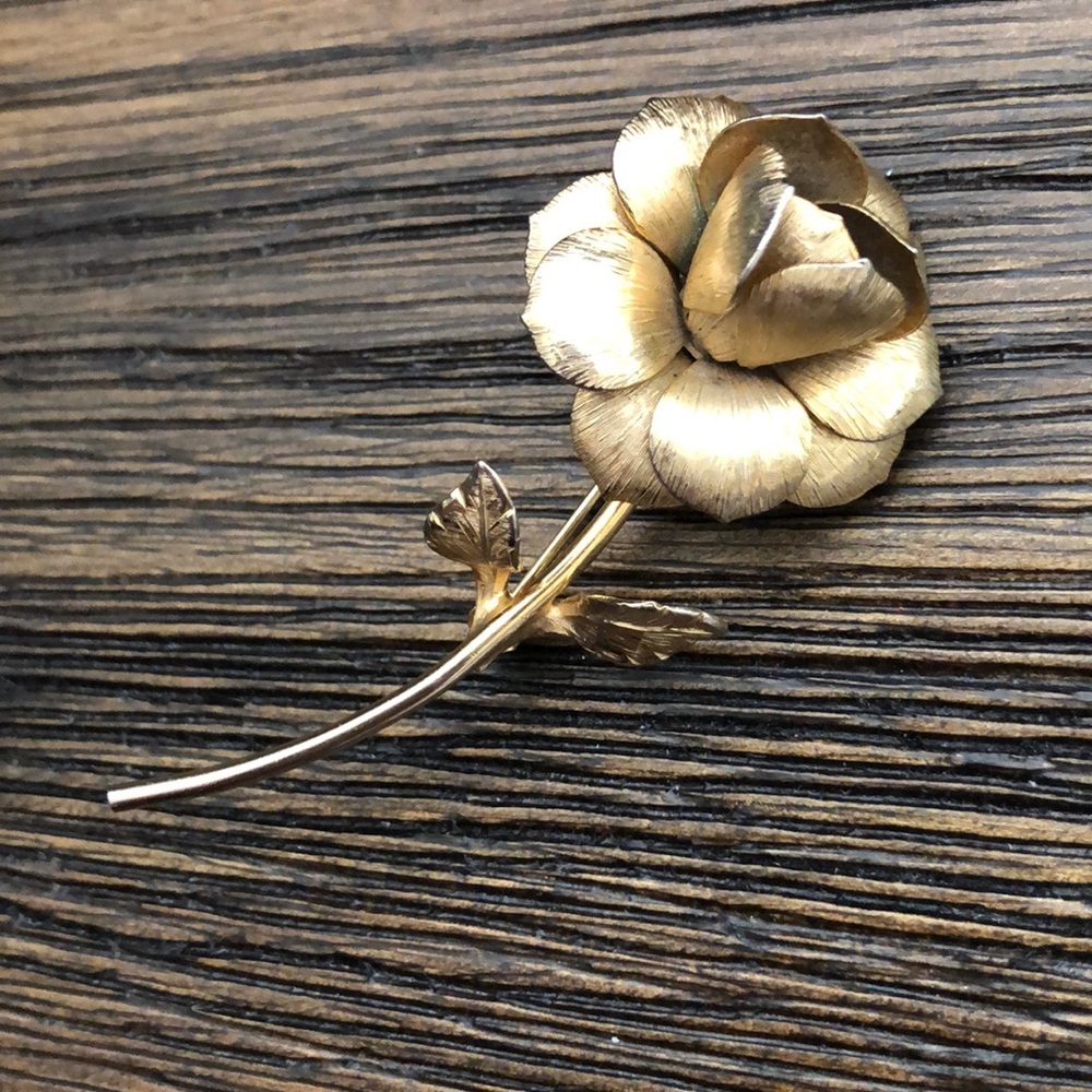 Giovanni Gold Rose Brooch